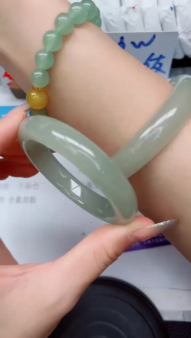 未镶嵌手镯石英质玉148-55.3