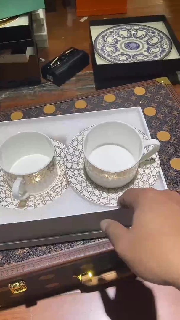 杯鸿辉家品牌瓷器，京东包邮！