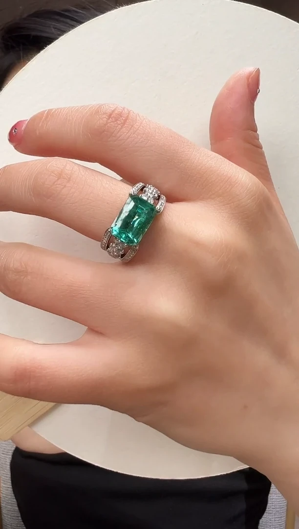 18K金镶嵌戒指祖母绿12【主石2.81ct】