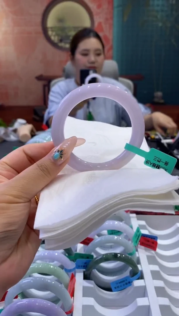 翡翠手镯未镶嵌多人00019319