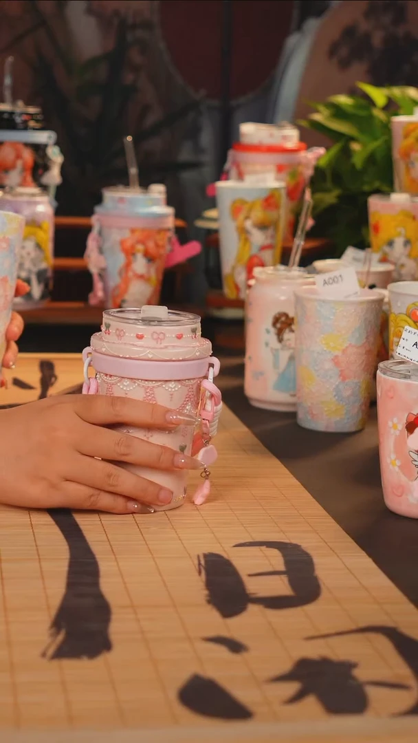 奔****子景德镇手工手绘珠帘系列吸管杯