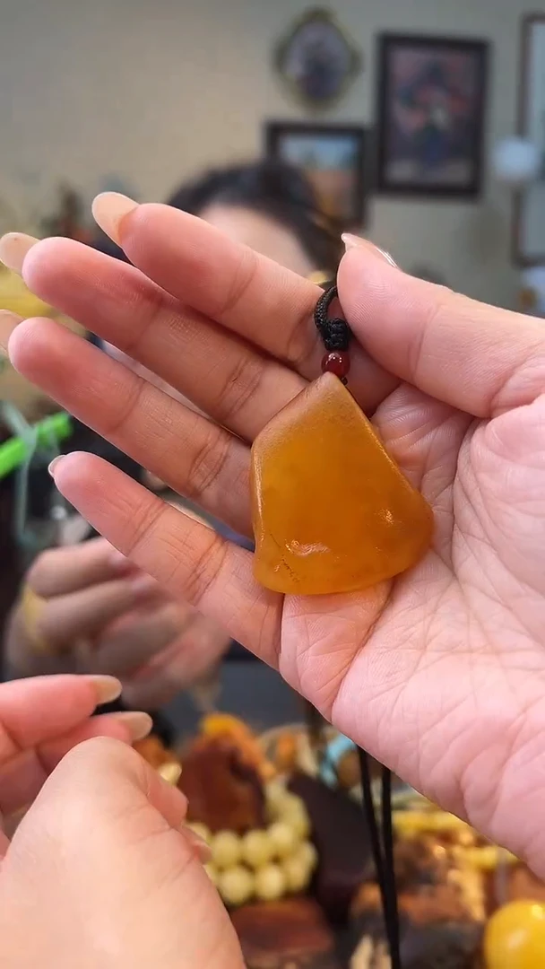 琥珀颈饰未镶嵌吊坠