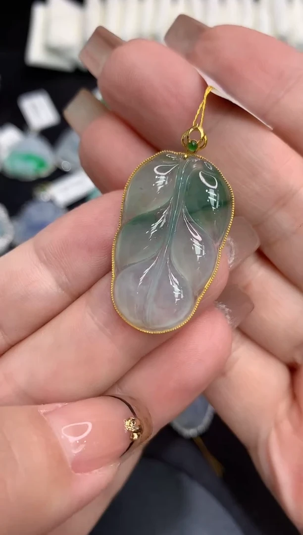 吊坠(不含链)18K金镶嵌翡翠111