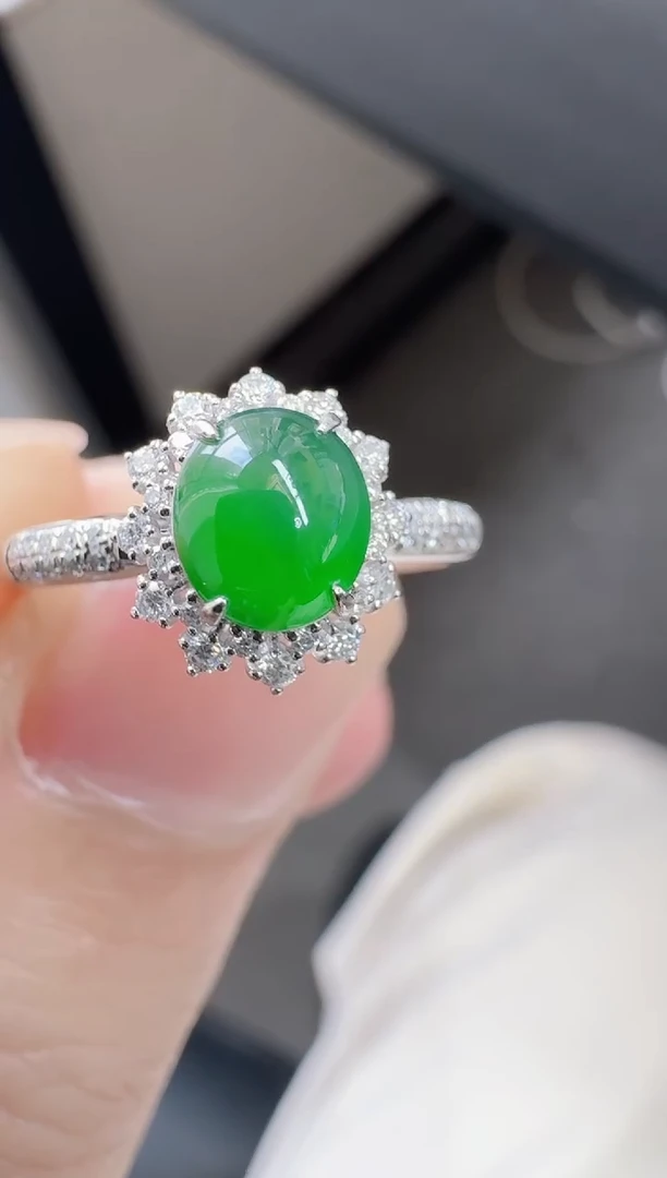 18K金镶嵌戒指翡翠寄售回流，不退不换