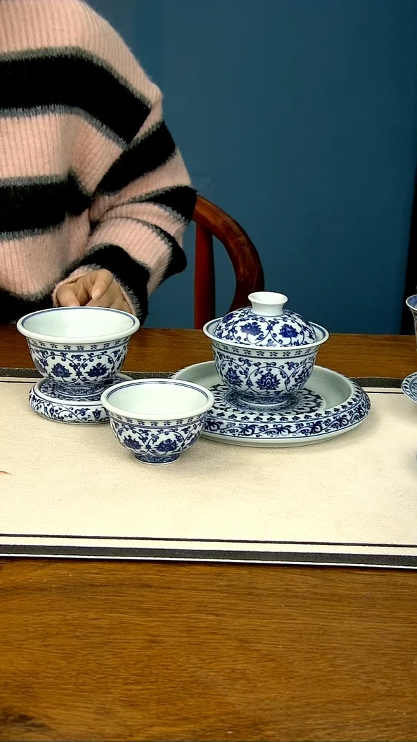 【闪购商品】青花五件套----一大一小压+宝相壶承