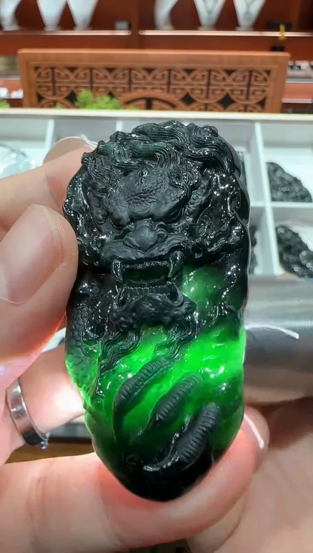 翡翠挂件未镶嵌A货翡翠多样性孤品