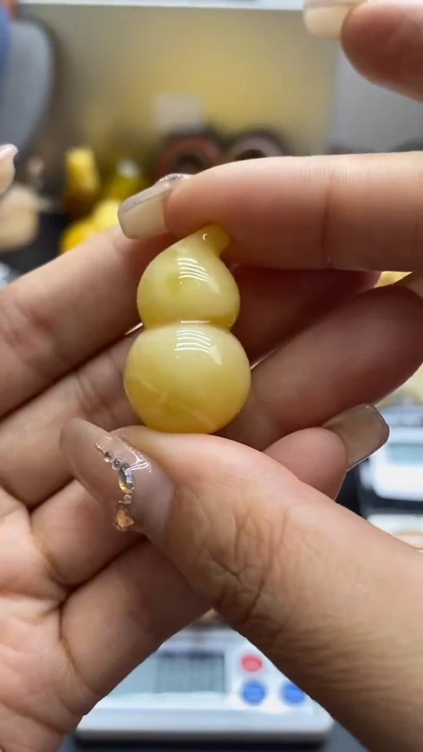 琥珀未镶嵌珠宝奇石2524