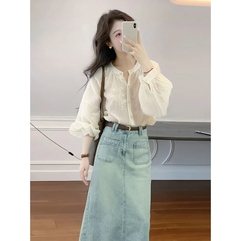 法式复古刺绣衬衫轻薄透气宽松显瘦圆领衬衣浅蓝牛仔半身裙两件套