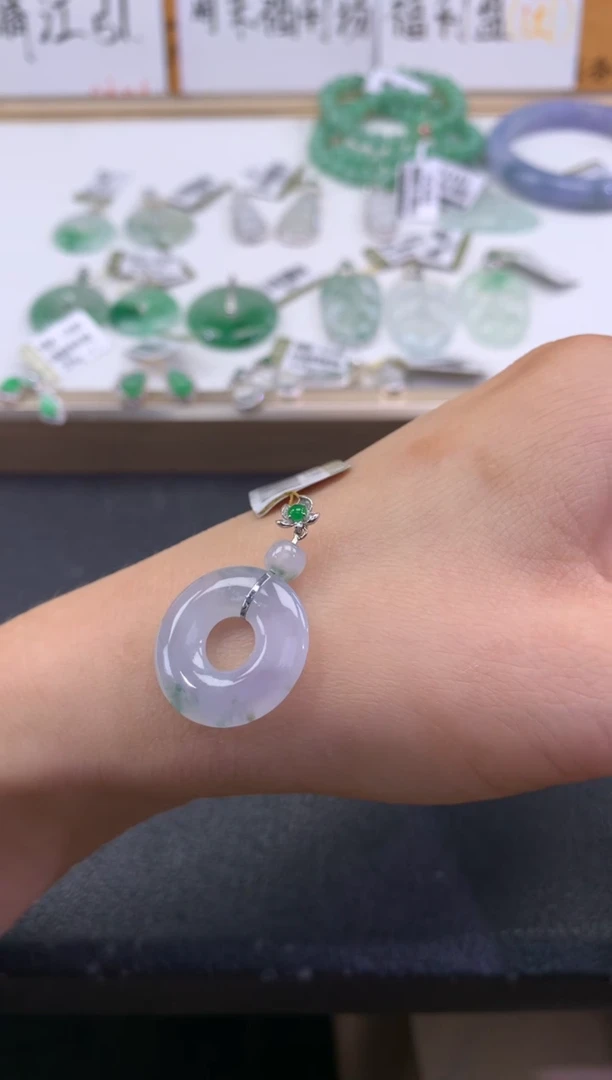 翡翠18K金镶嵌颈饰退货需吊牌标签完好