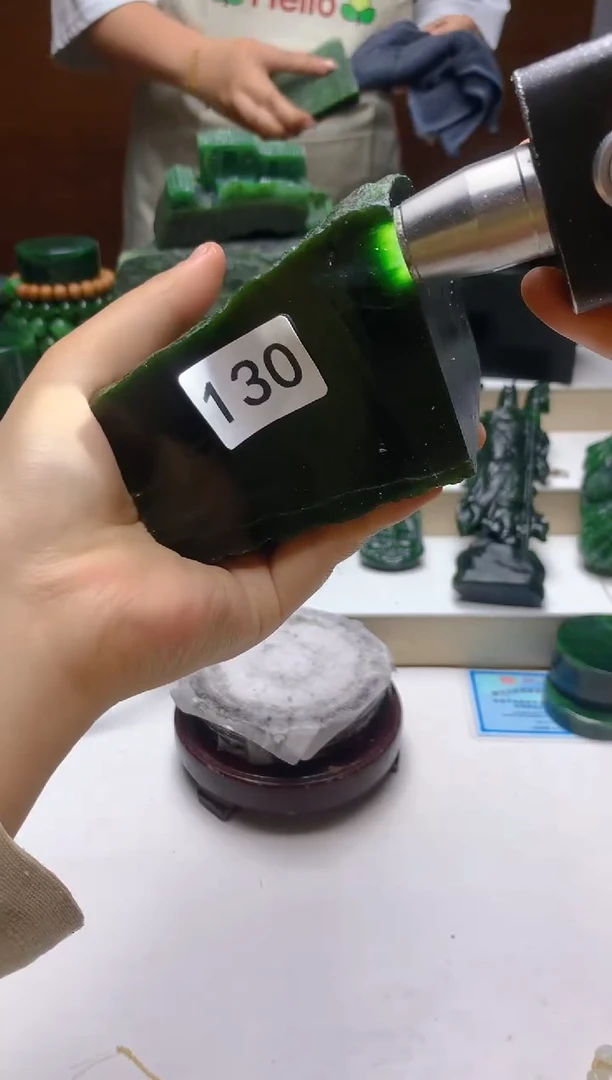 未镶嵌和田玉（碧玉）珠宝半成品0