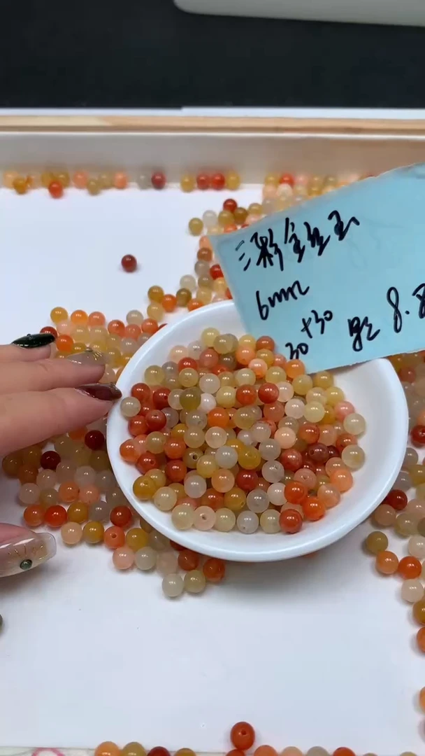 未镶嵌散珠石英质玉B409 三彩金丝玉6mm60颗8.8元