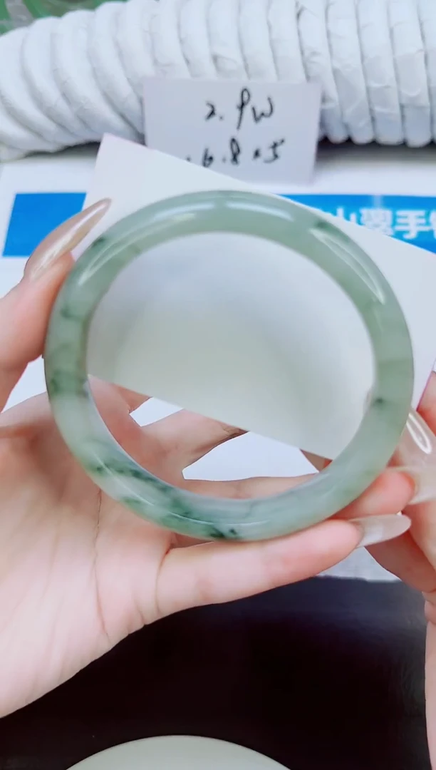 未镶嵌手镯石英质玉125/69