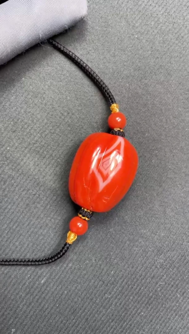未镶嵌挂件南红玛瑙挂件