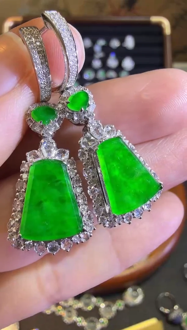 【闪购商品】翡翠耳饰18K金镶嵌玻璃种起光满绿无事牌耳坠