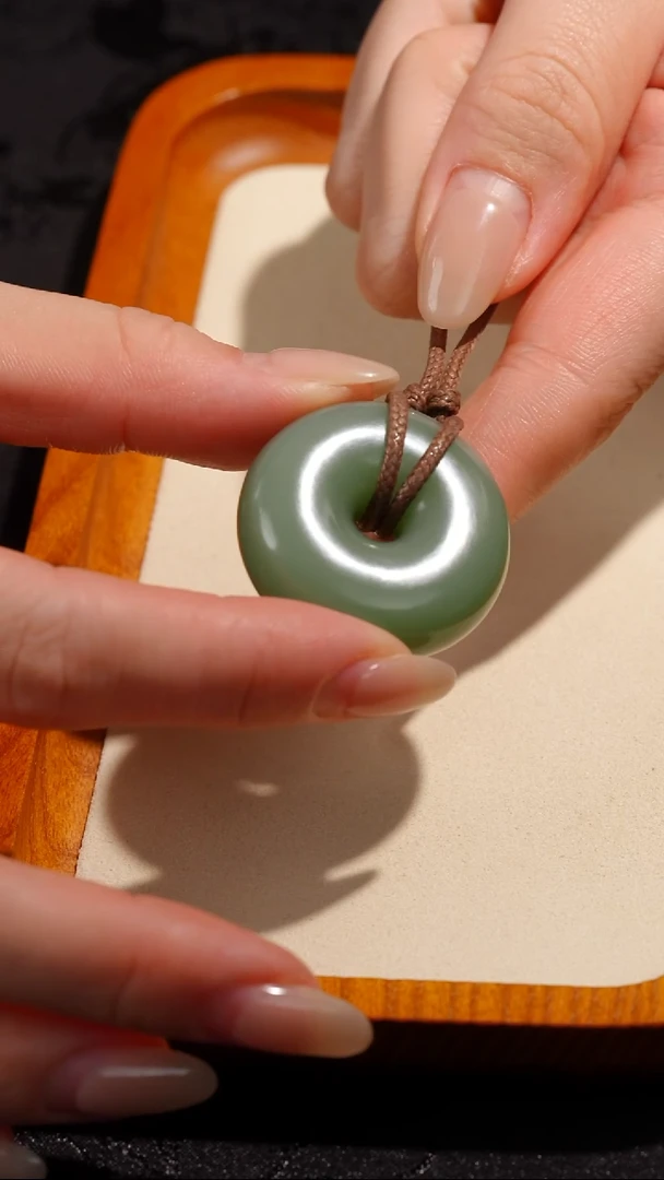 吊坠(不含链)未镶嵌和田玉（碧玉）和田玉粉青平安扣 约27.48g