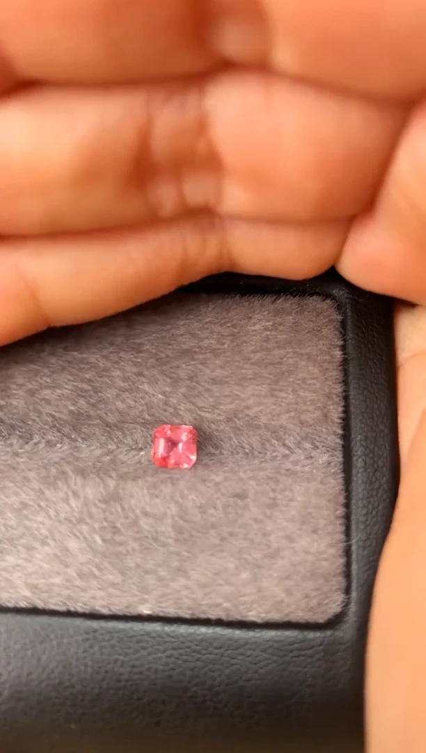 未镶嵌裸石定制尖晶石雷切型 莲花色调 0.58ct