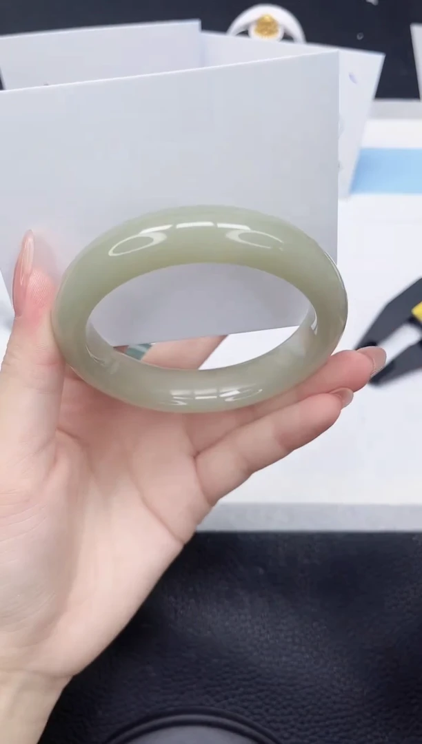 未镶嵌手镯石英质玉205-58.6