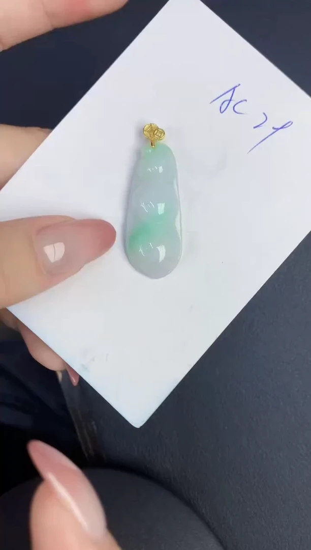 翡翠未镶嵌颈饰缅甸天然翡翠A货