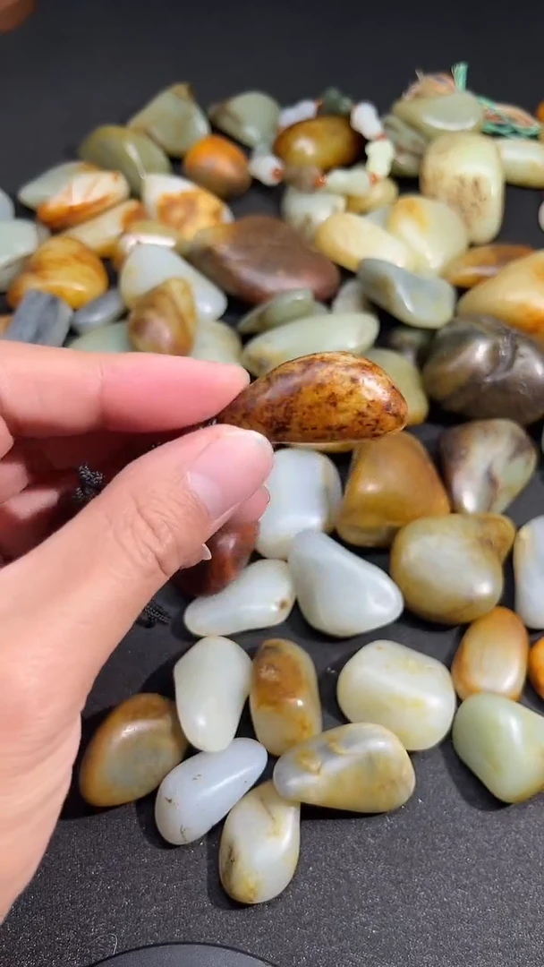 颈饰未镶嵌和田玉和田玉随形吊坠