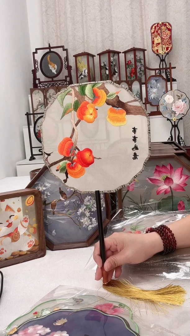 扇子苏绣作品手工摆台