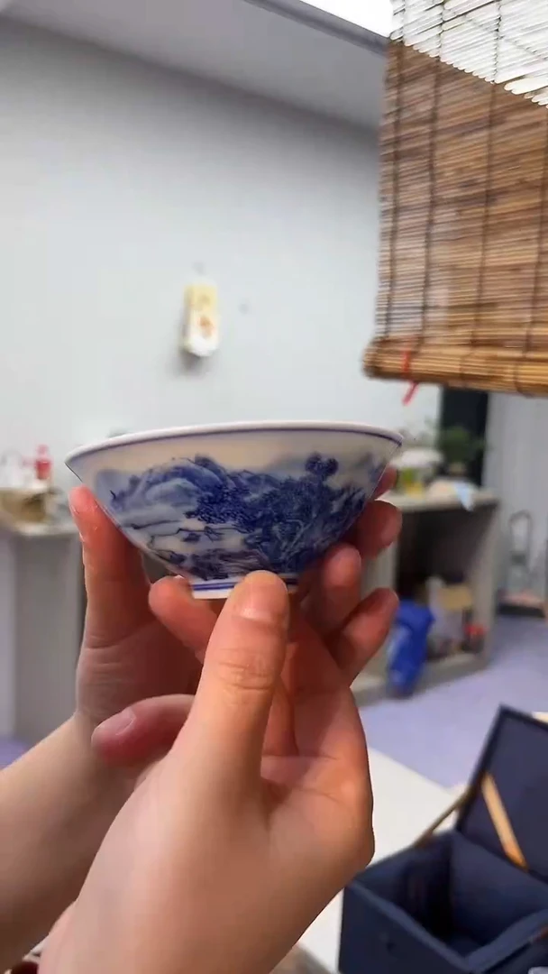 景德镇高温瓷山水小茶碗