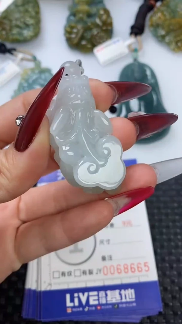 【闪购商品】翡翠颈饰未镶嵌1111111111111111