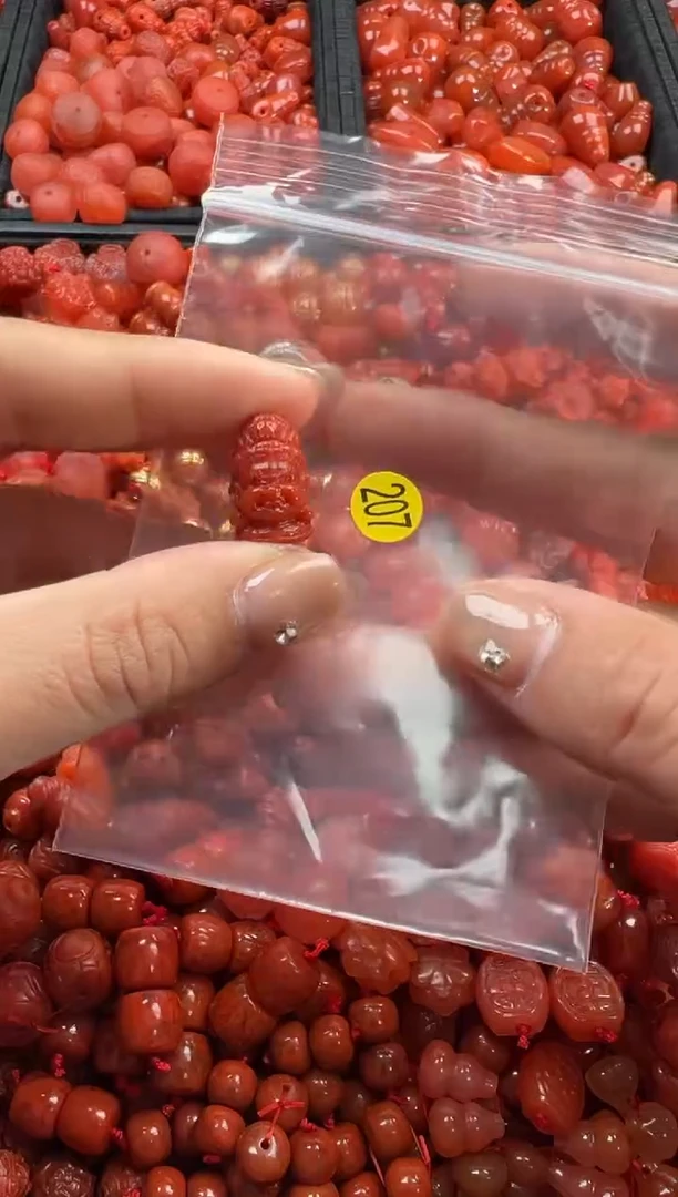 【闪购商品】南红玛瑙颈饰未镶嵌1