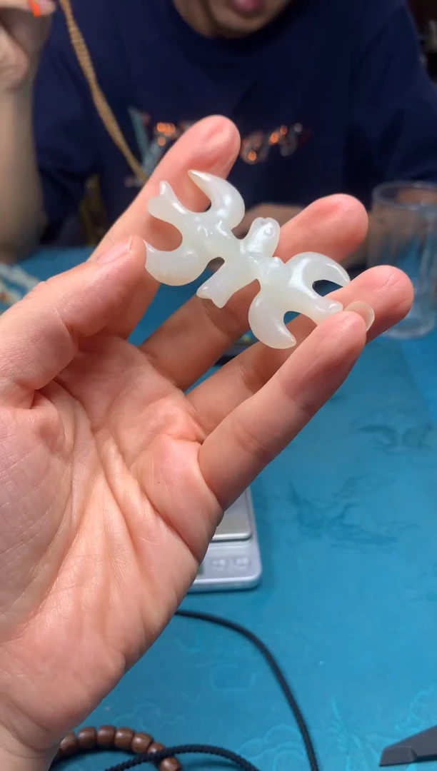 和田玉未镶嵌颈饰1