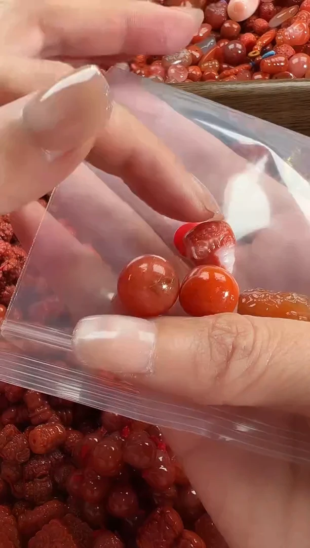 颈饰未镶嵌南红玛瑙1