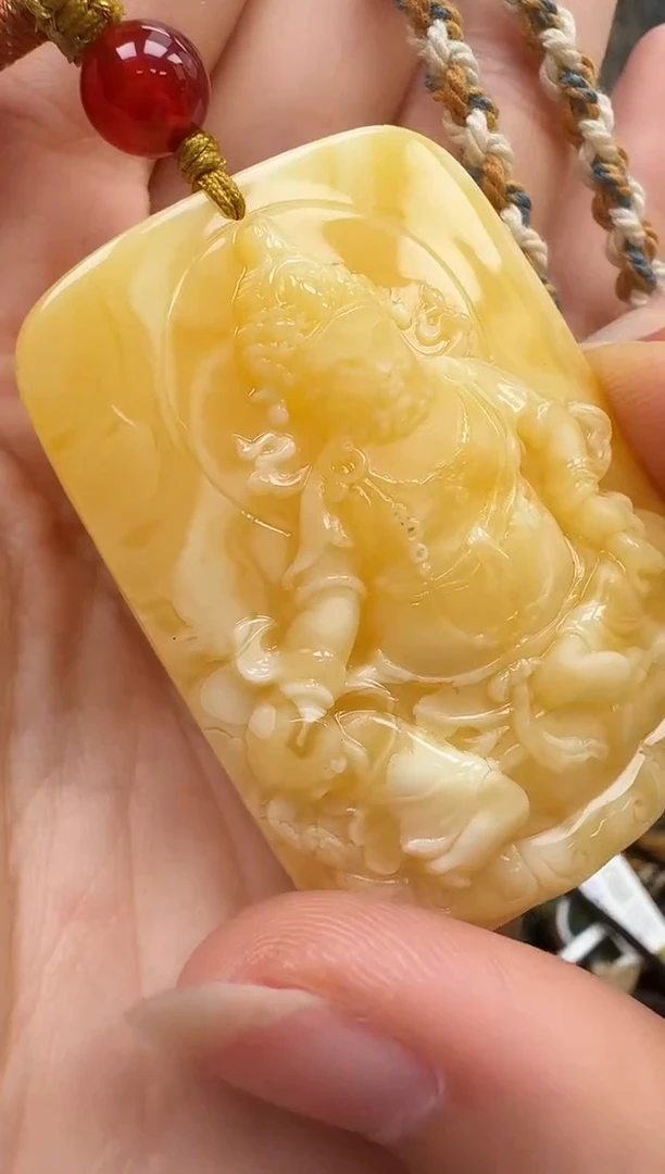 未镶嵌琥珀裸石如图