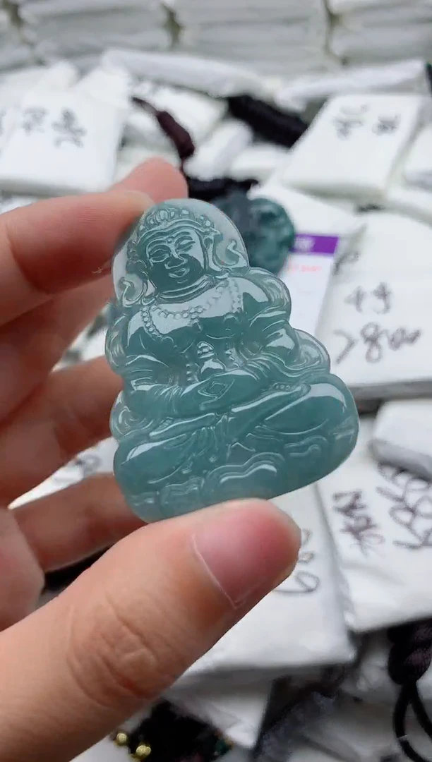 翡翠未镶嵌颈饰9