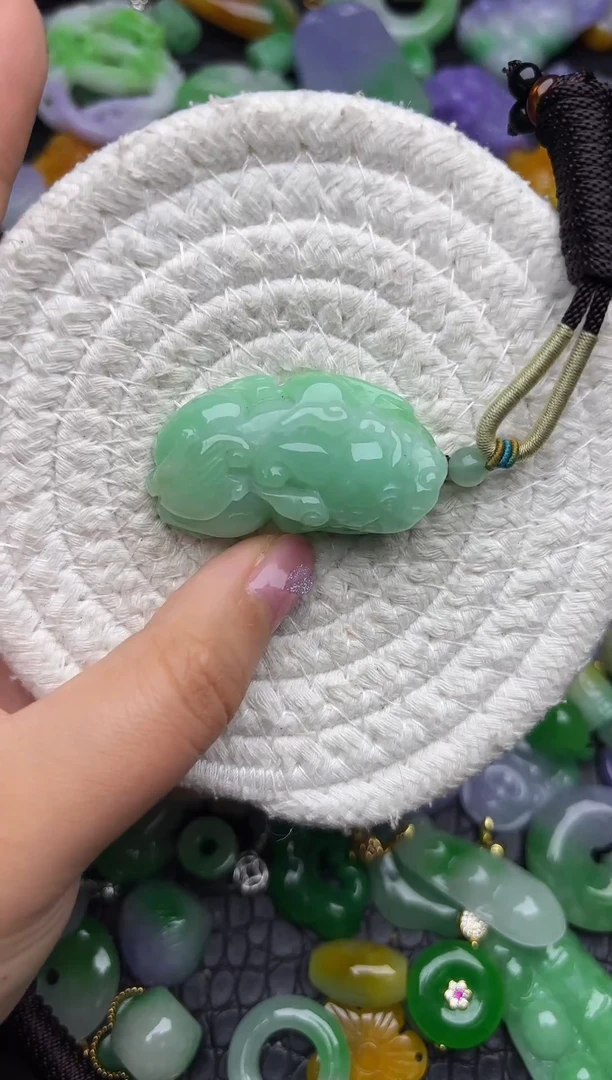 颈饰未镶嵌翡翠缅甸翡翠吊坠