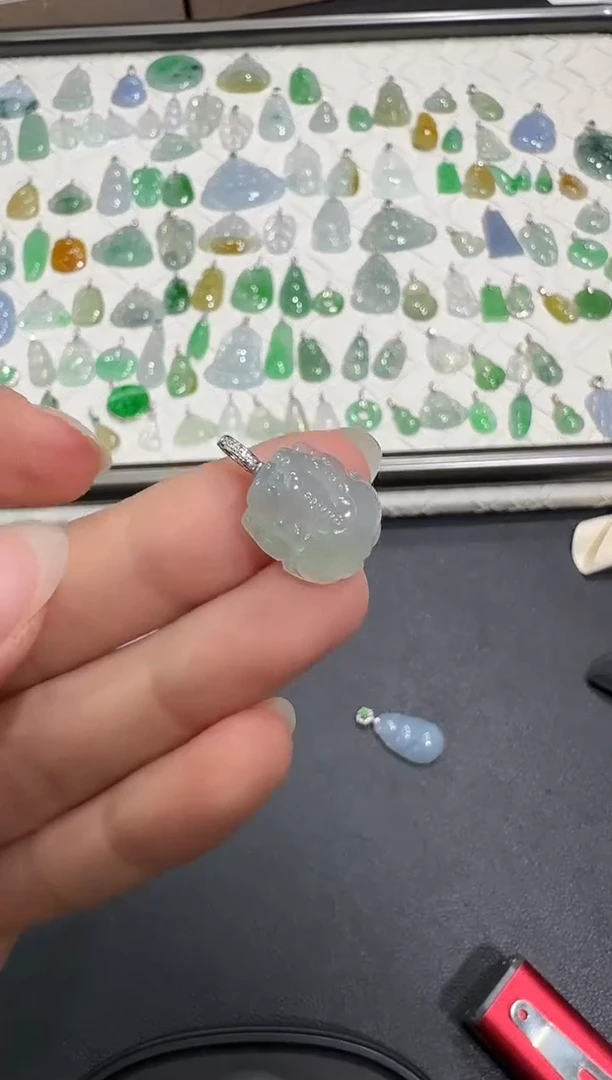 颈饰18K金镶嵌翡翠X1102-1501-112