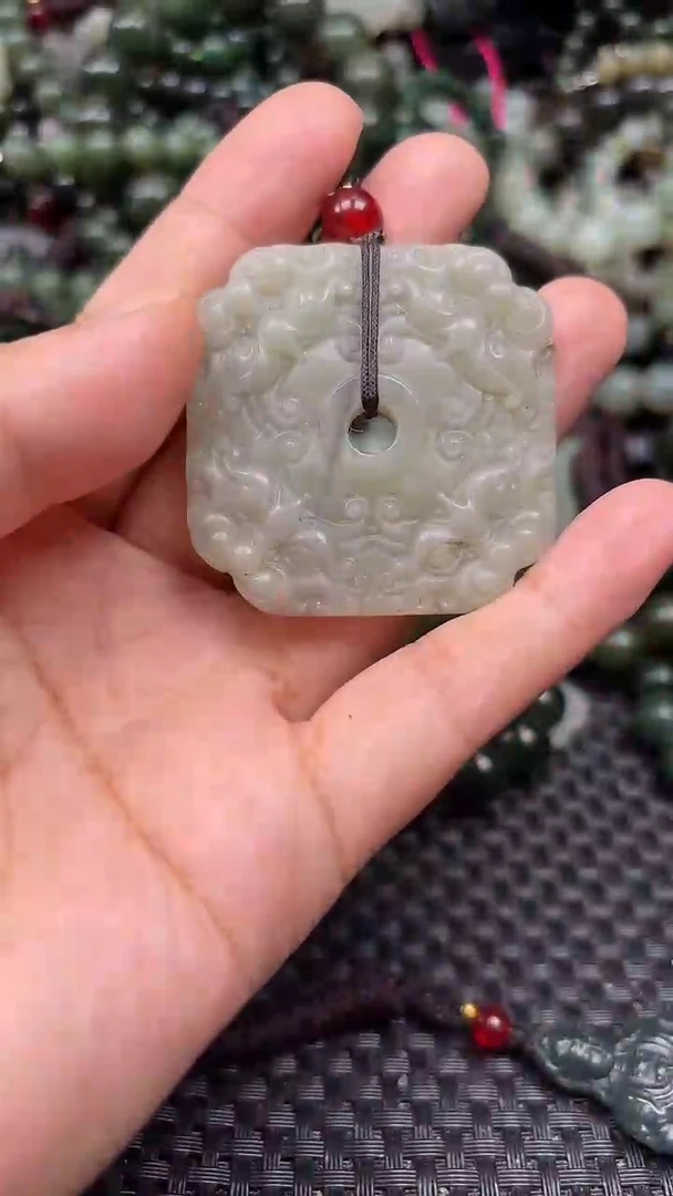 颈饰未镶嵌和田玉1