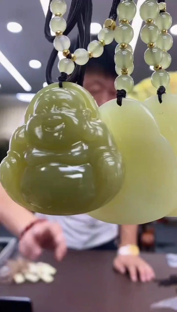 透闪石质玉未镶嵌颈饰多样式发货随机发一