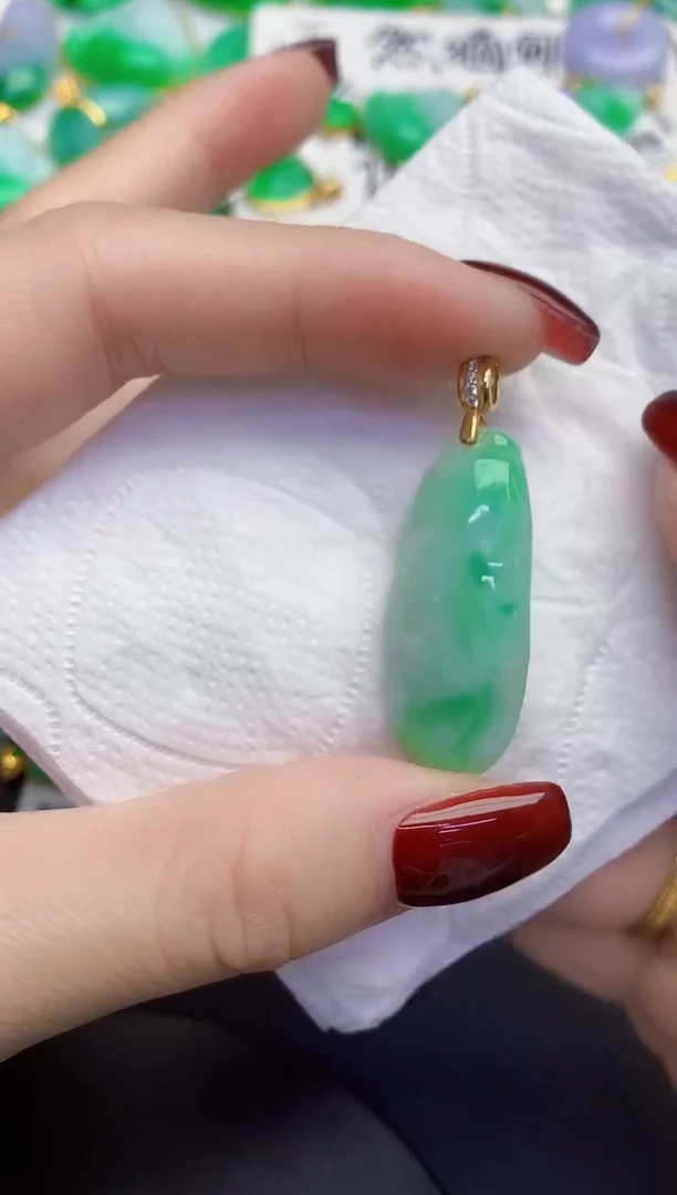 颈饰未镶嵌翡翠缅甸天然翡翠a货