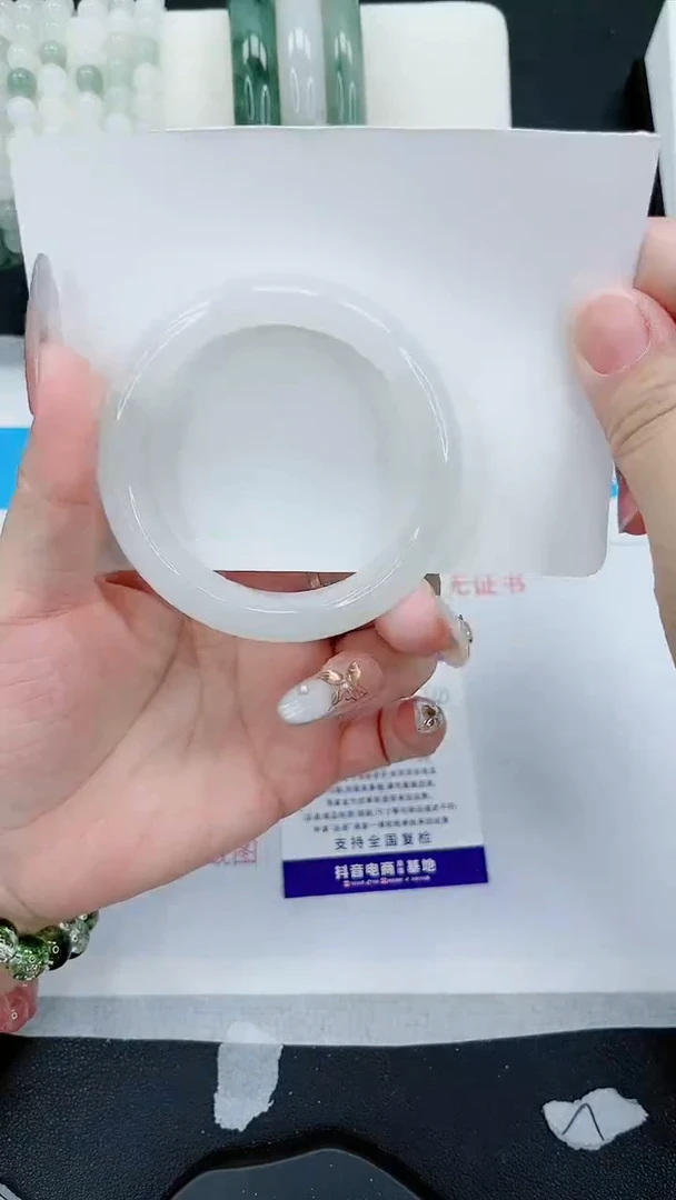 【闪购商品】石英质玉手镯未镶嵌61号/53-54圈