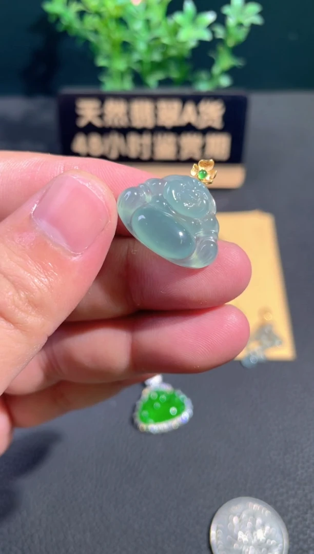 颈饰18K金镶嵌翡翠翡翠