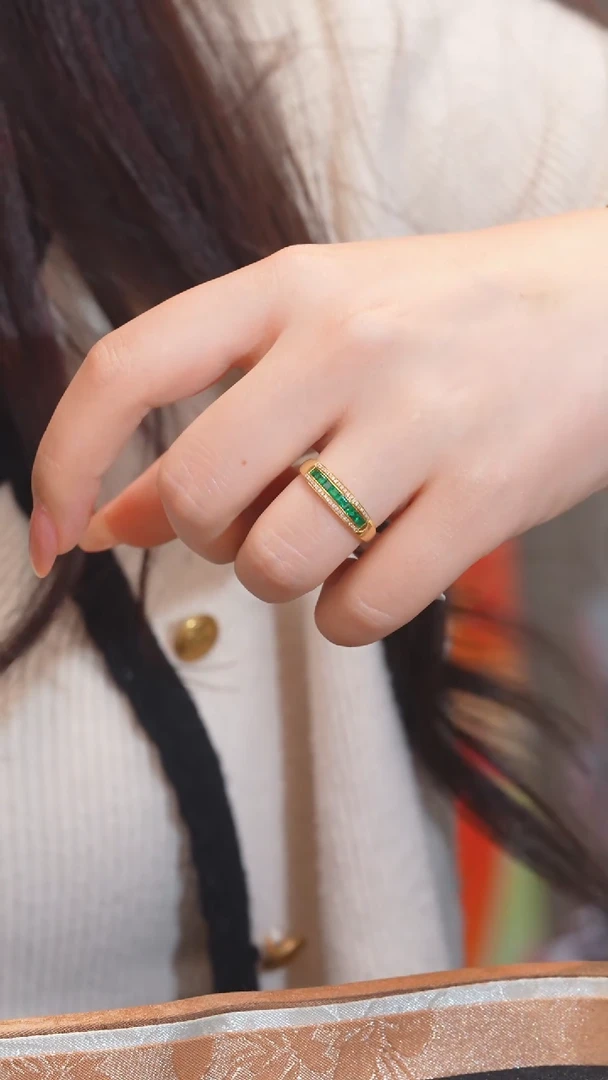 【闪购商品】祖母绿戒指18K金镶嵌@@S1227