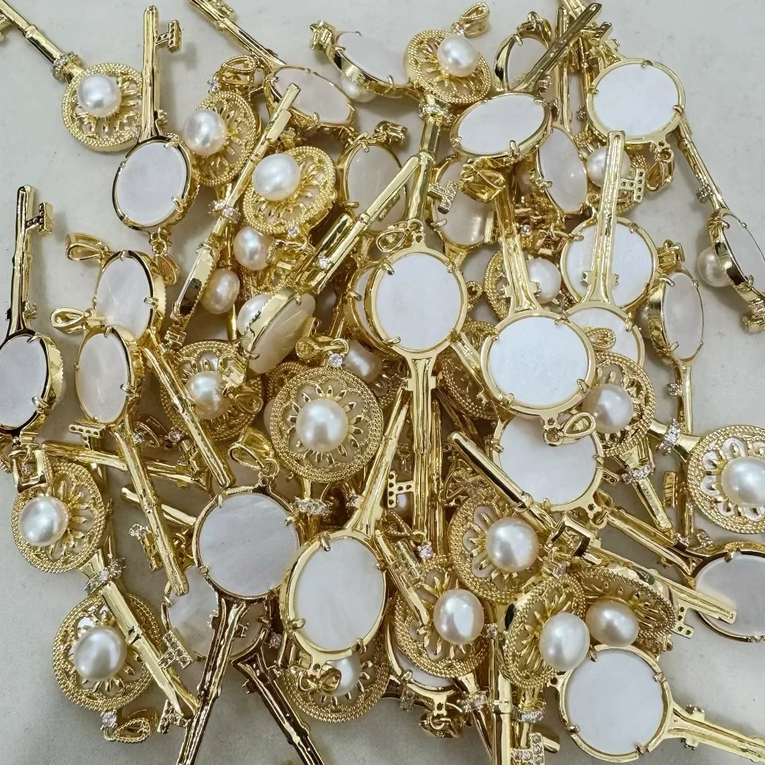 合金吊坠 百搭复古宫廷古典气质金色时尚钥匙吊坠