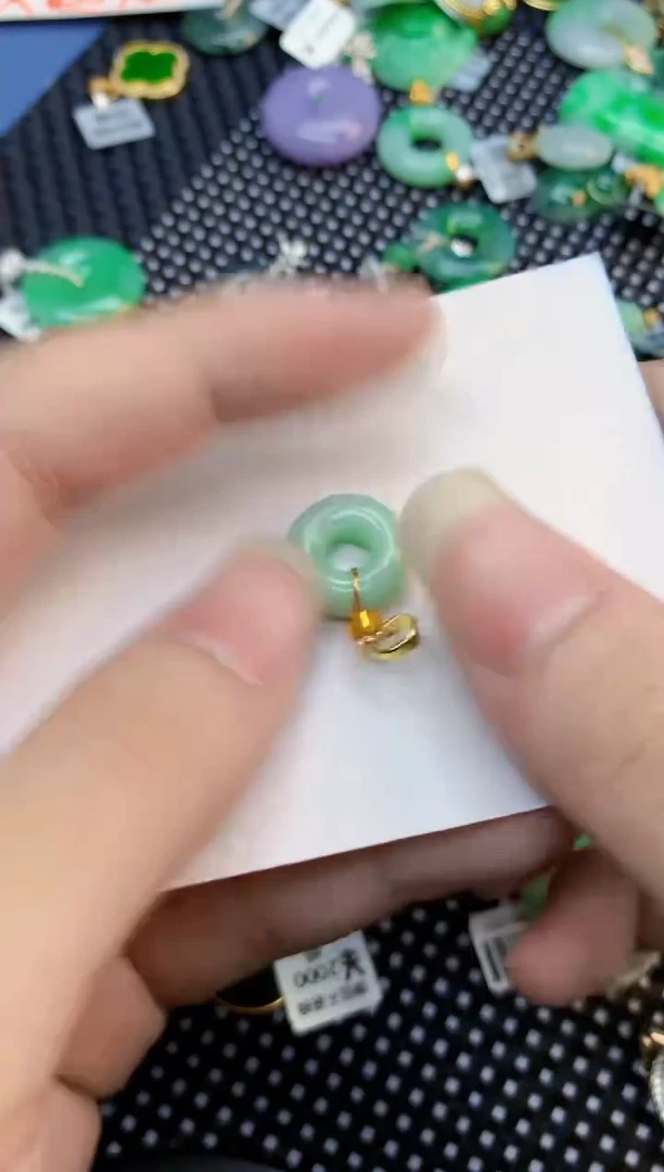 翡翠未镶嵌吊坠(不含链)1