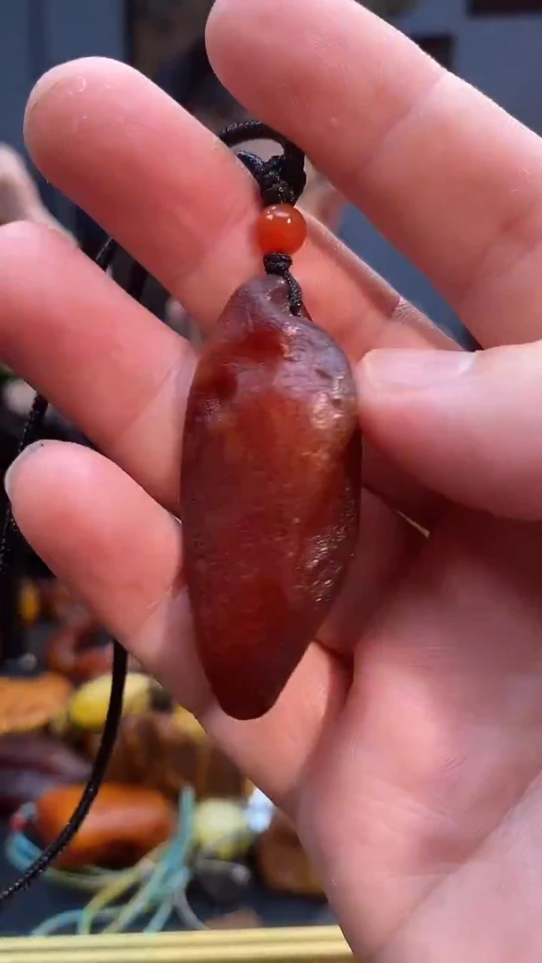 琥珀颈饰未镶嵌吊坠