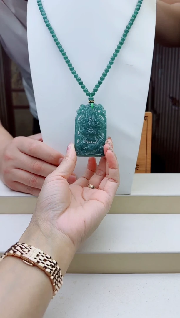 颈饰未镶嵌翡翠多样性发其一