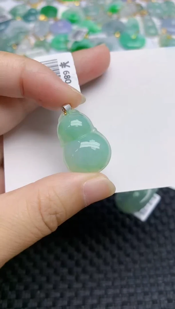 翡翠18K金镶嵌颈饰天然翡翠A货