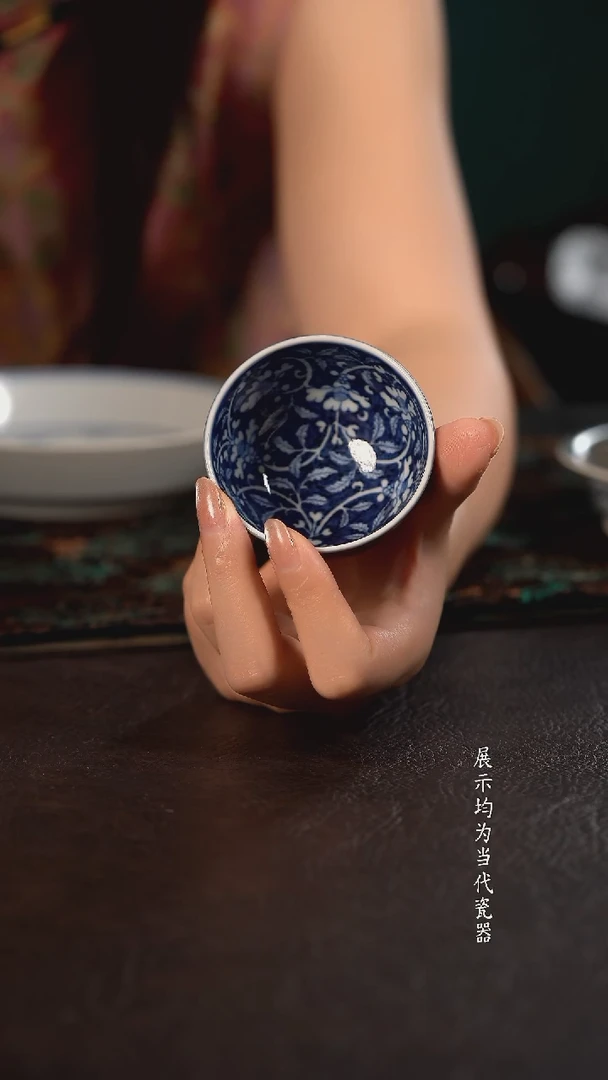 子润窑霁蓝蓝地茶花小碗杯