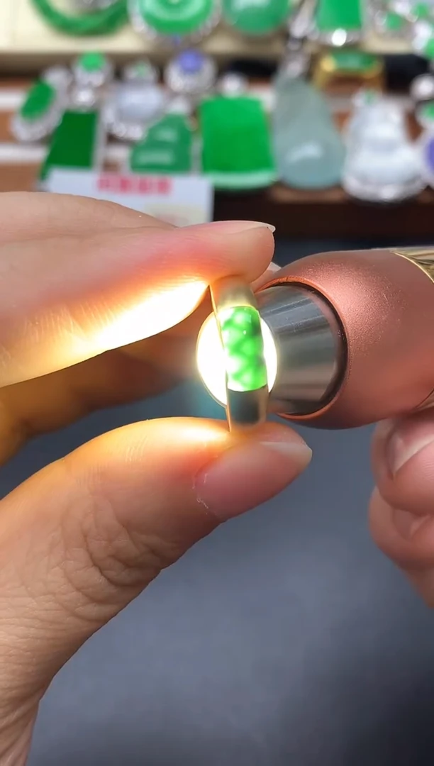 18K金镶嵌戒指翡翠379-中国好珍宝