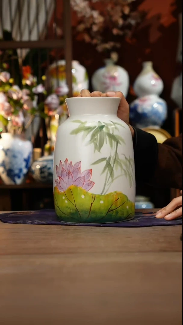 当代景德镇设计师釉下手绘陶瓷花瓶