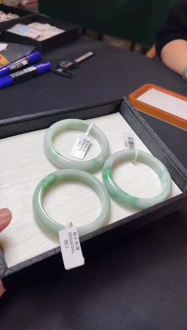 未镶嵌手镯翡翠佰*10149/多样性发一个