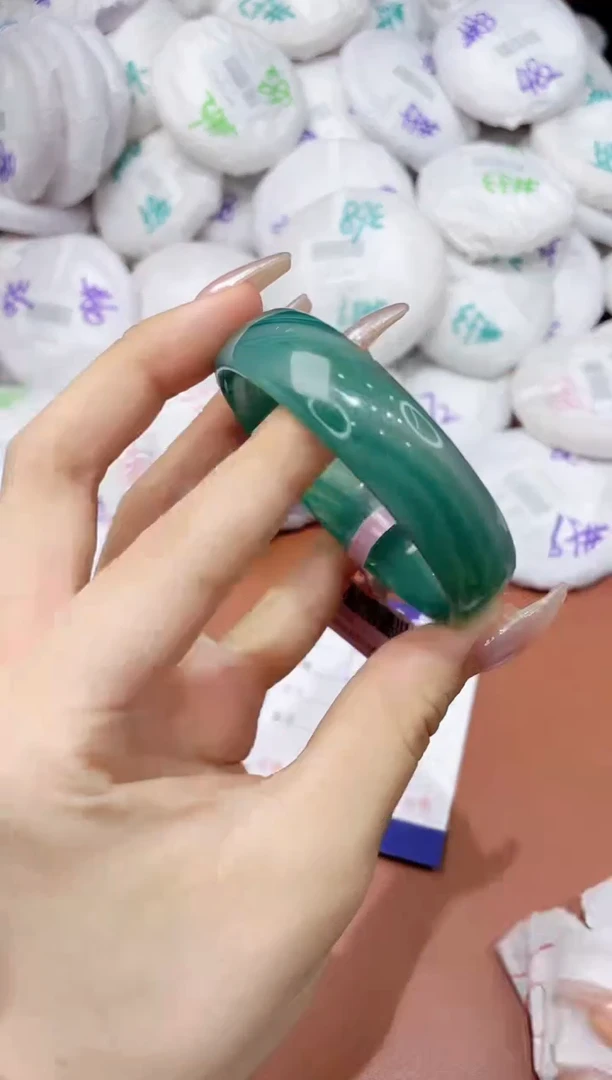 玛瑙/玉髓手镯未镶嵌119