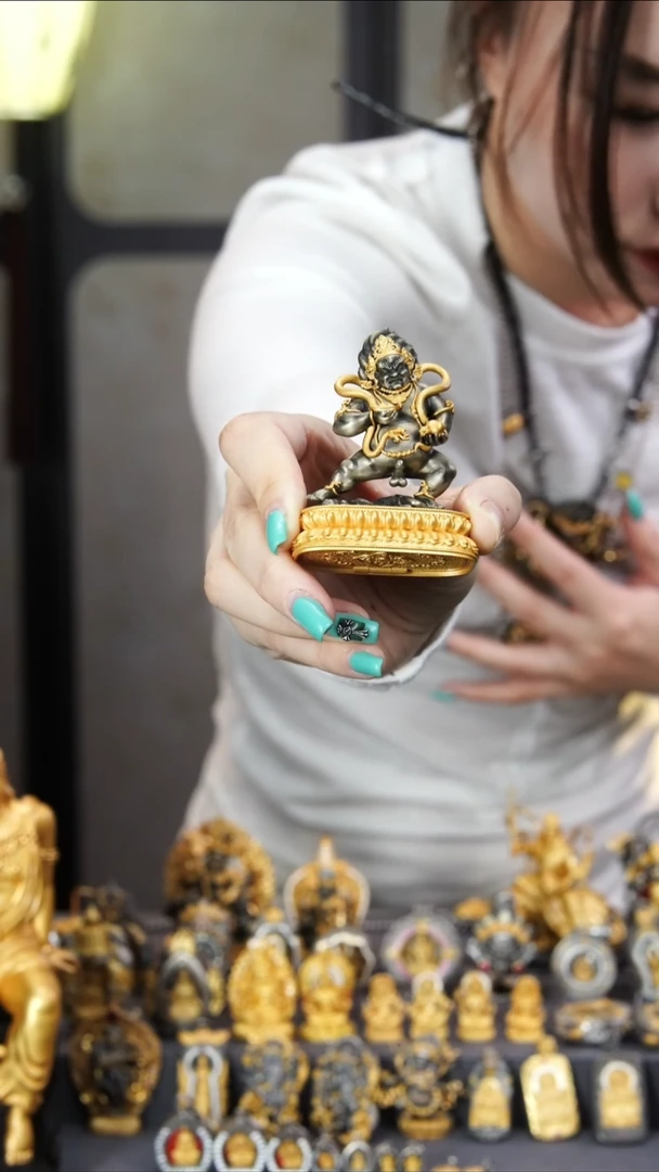 铜无黑财神铜镀真金摆件